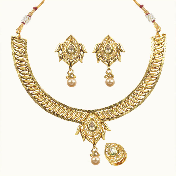 Antique Delicate Necklace with gold plating 10703