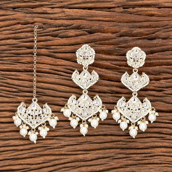Indo Western Classic Earring Tikka With Gold Plating 110413