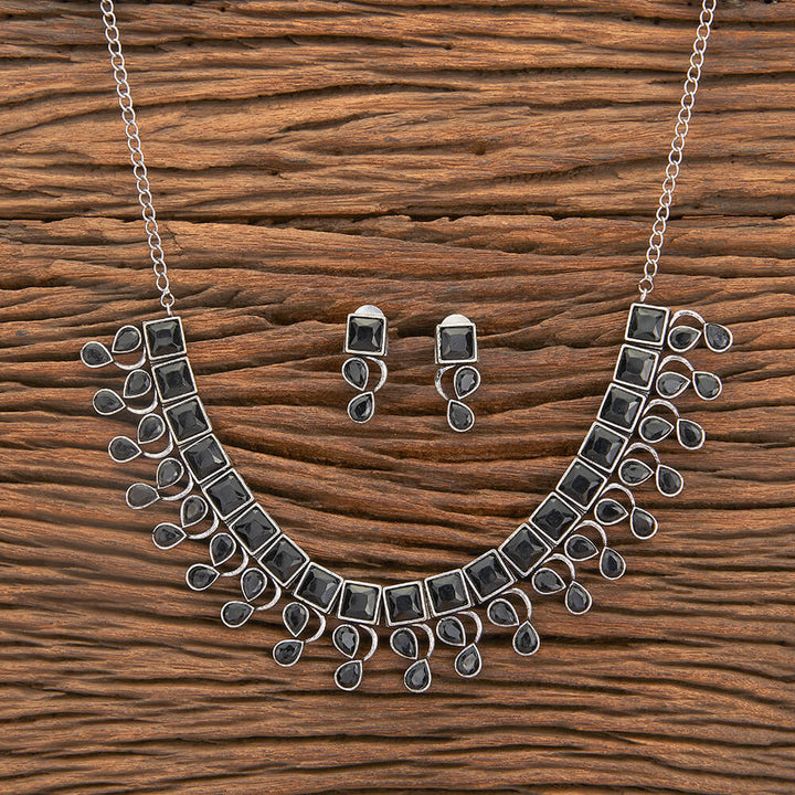 Stone Necklace With Oxidised Plating 804715